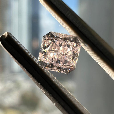 Pink diamond, 0.35 carat, radiant shape, VVS1 clarity
