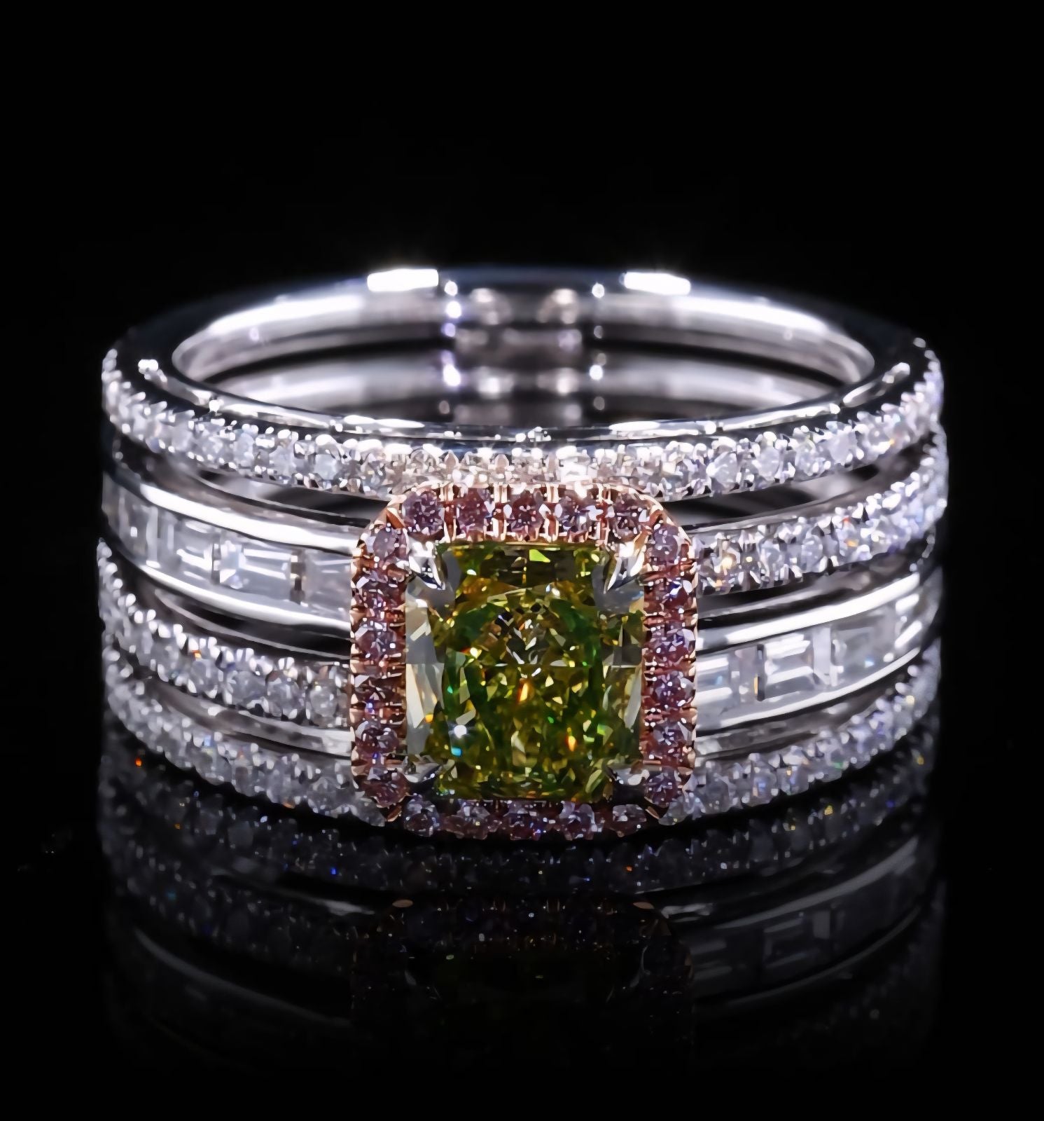 Elegant Radiant Green Diamond ring 1.95 carat