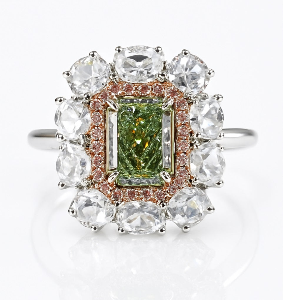Outstanding One of a kind, Green Diamond ring 2.90 carat