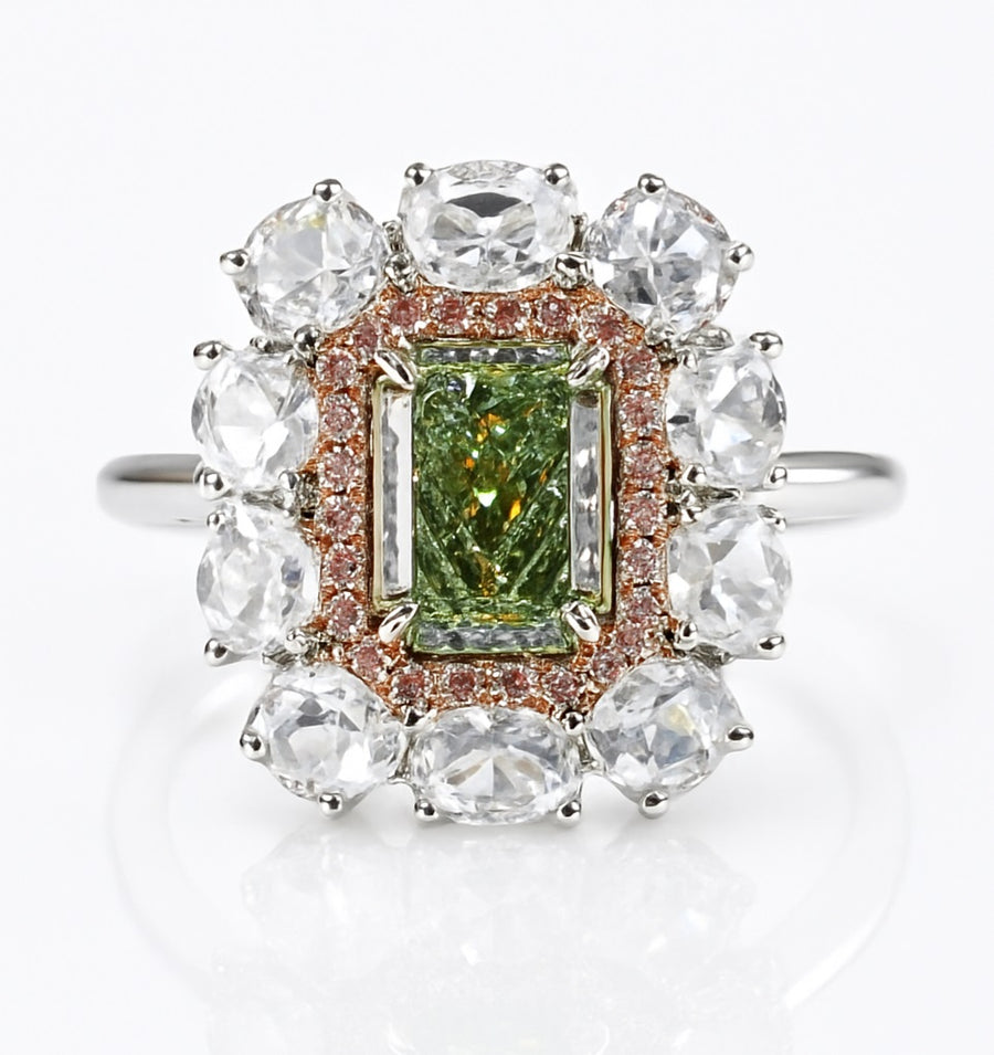 Outstanding One of a kind, Green Diamond ring 2.90 carat