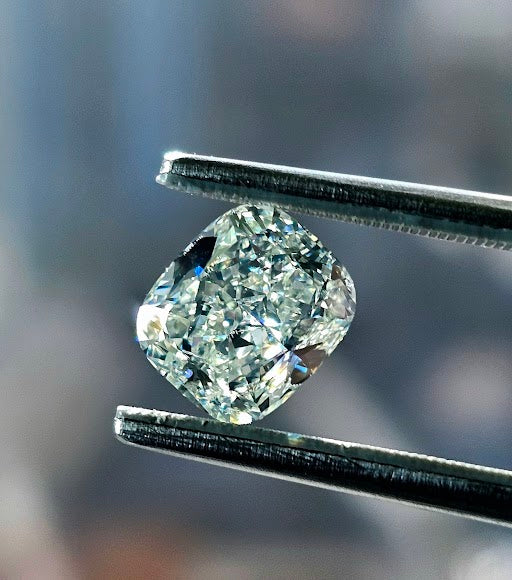 GREEN Diamond, 3.04 Carat, CUSHION Shape, SI1 Clarity