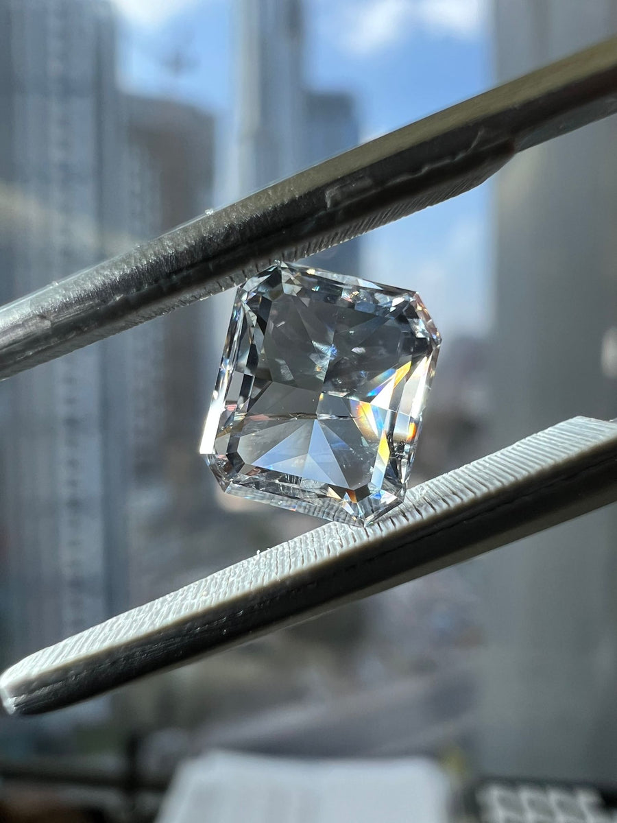 Blue diamond, 1.08 carat, radiant shape