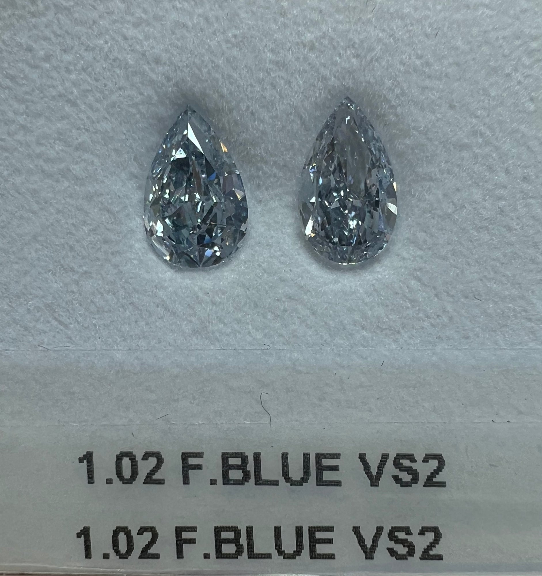 BLUE Diamond, 1.02 Carat, PEAR Shape, VS2 Clarity