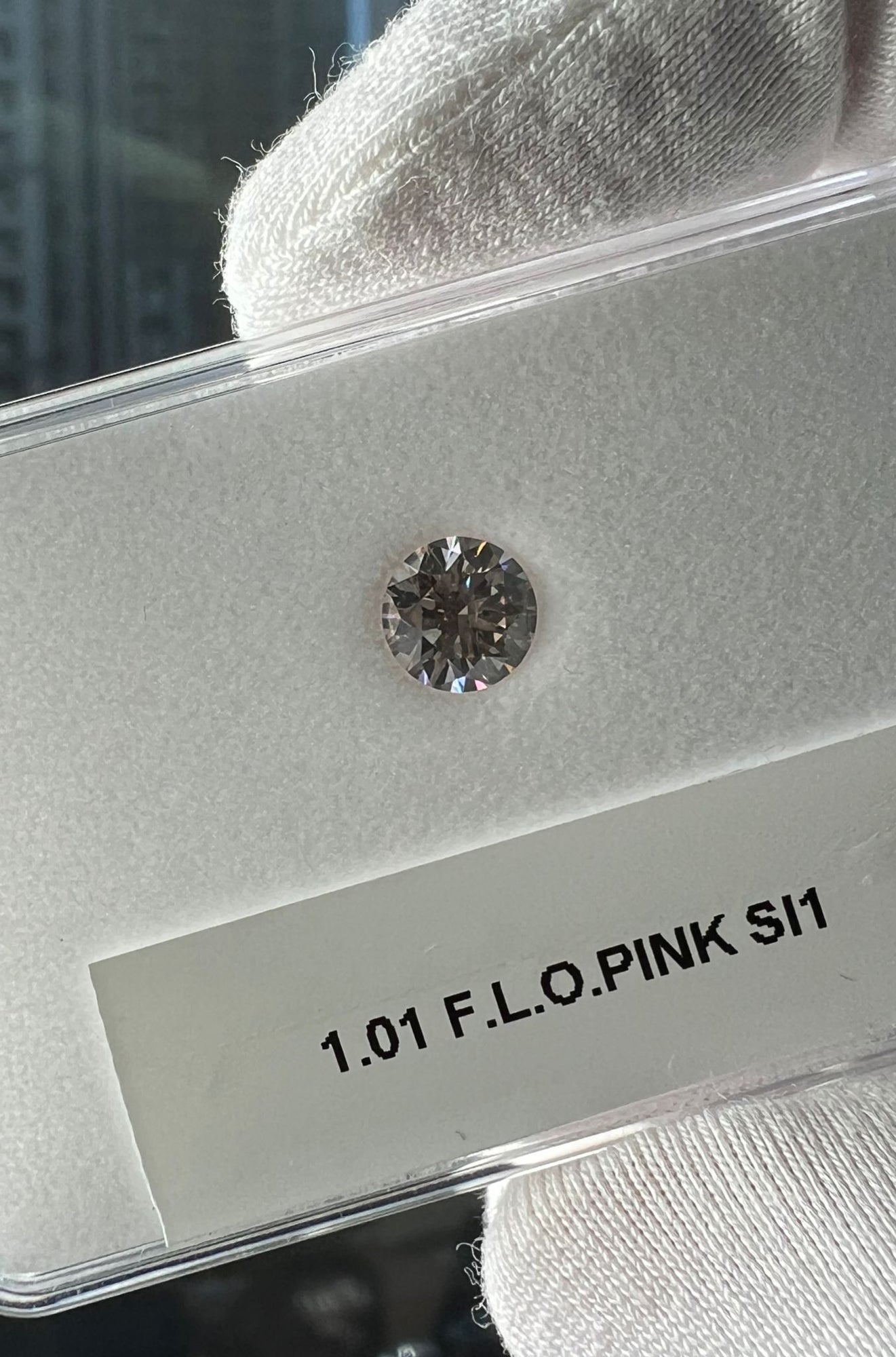 1.01 Carat ROUND Shape PINK Color Diamond