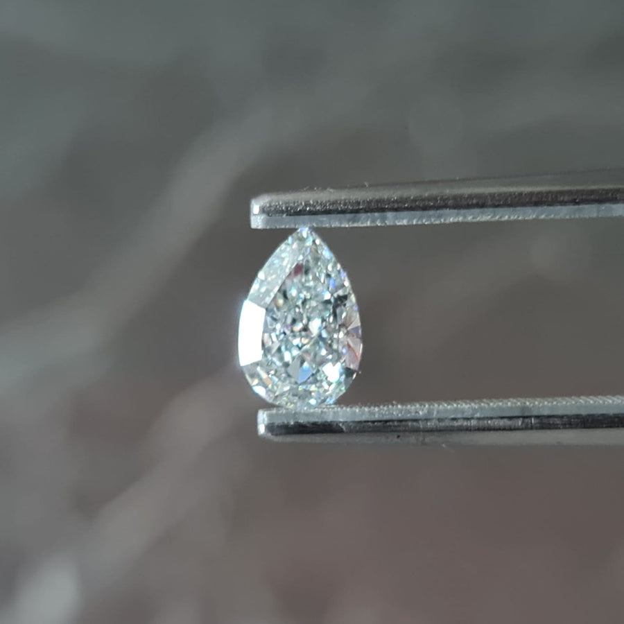 1.02 Carat PEAR Shape GREEN Color Diamond