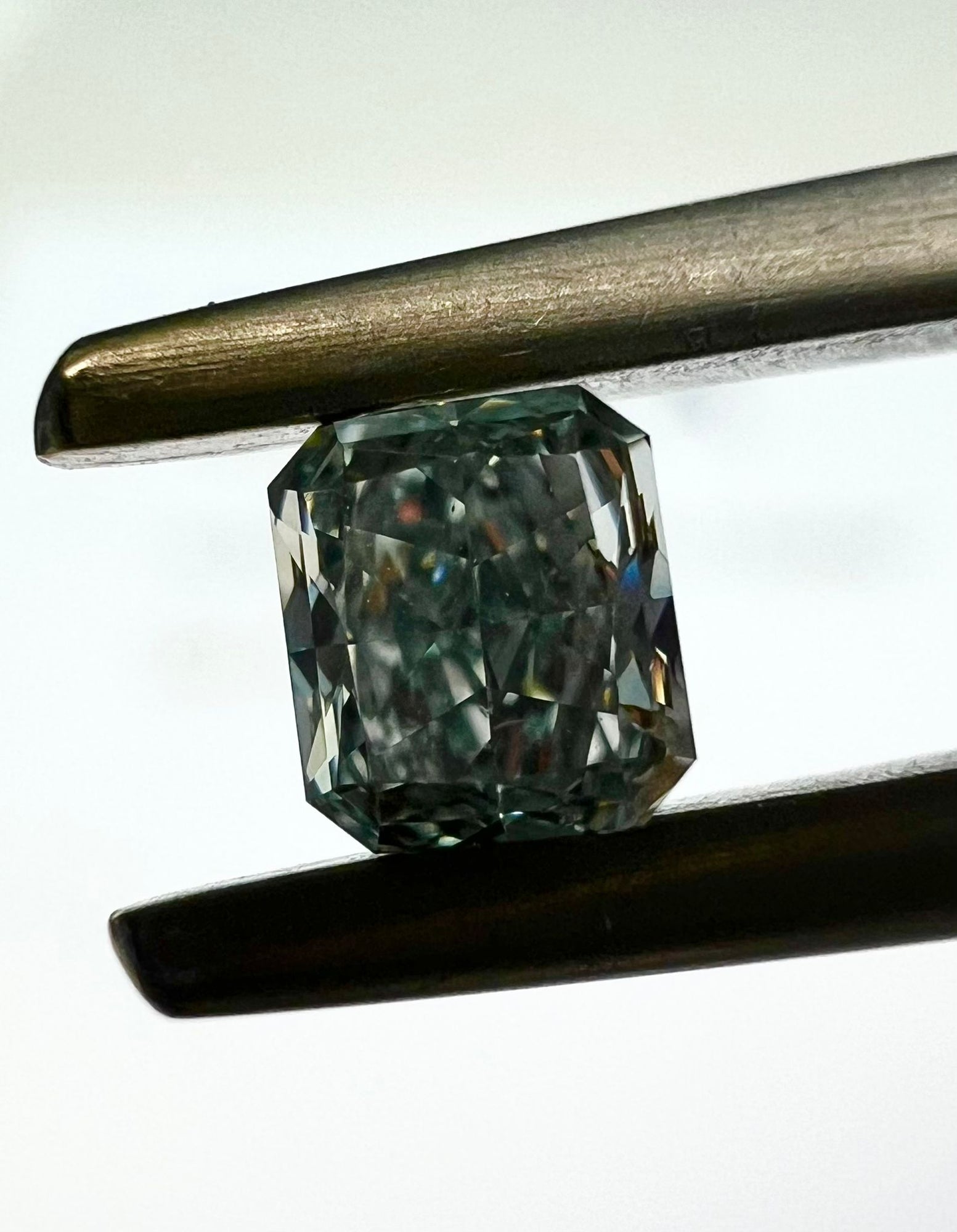 GREEN Diamond, 0.22 Carat, RADIANT Shape