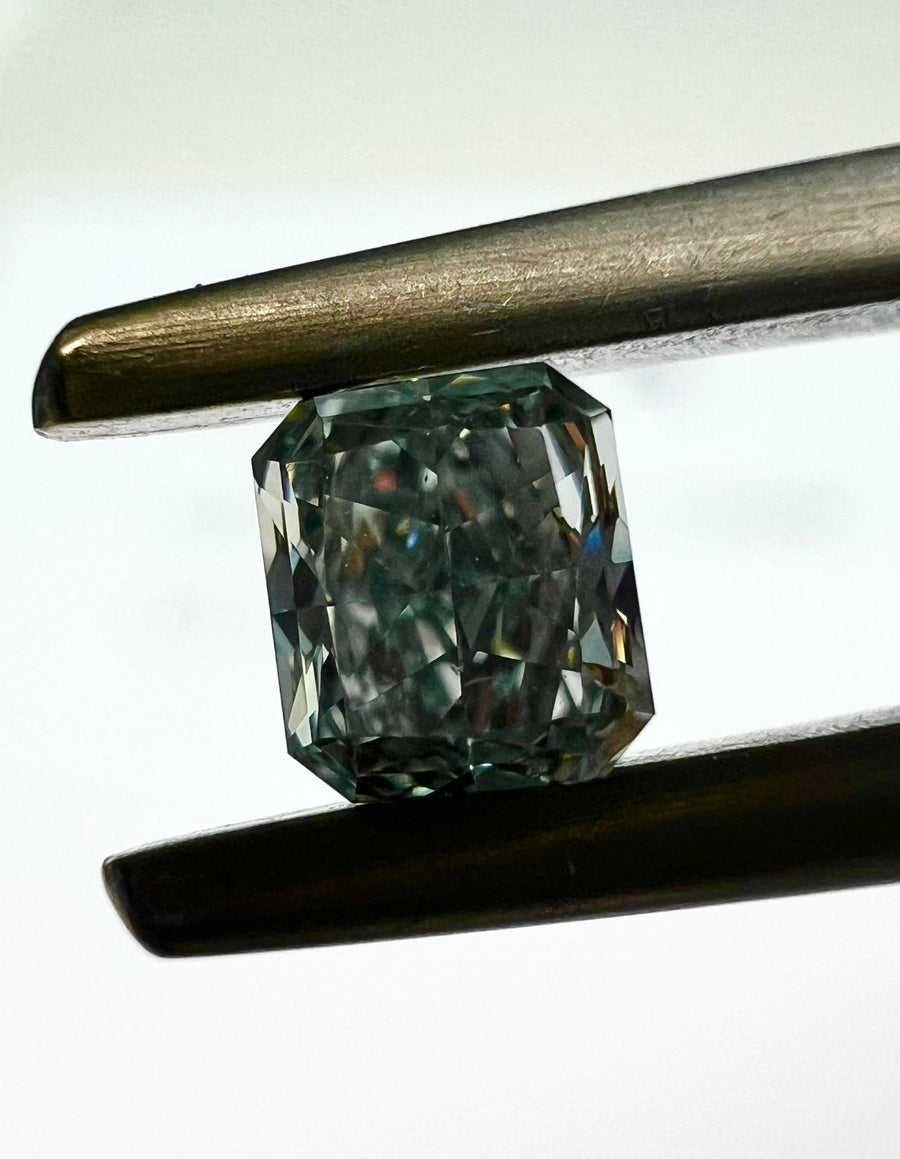 GREEN Diamond, 0.22 Carat, RADIANT Shape
