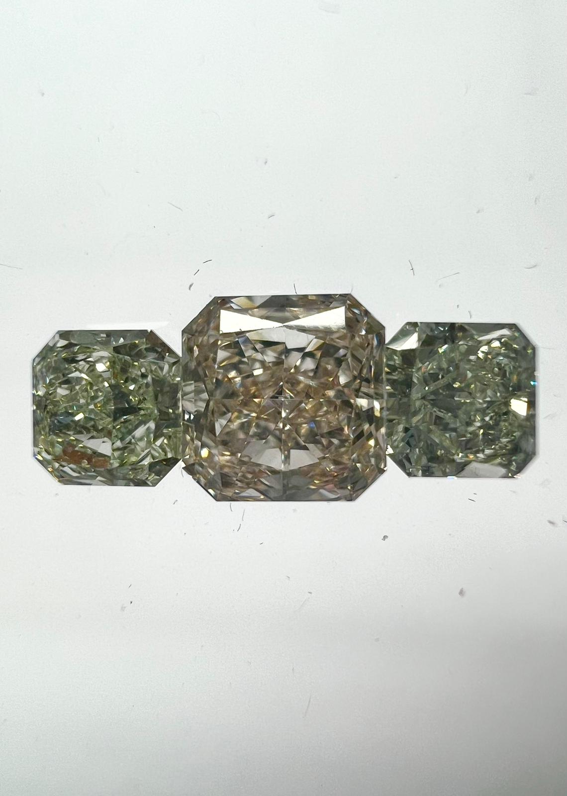 GREEN Diamond, 0.31 Carat, RADIANT Shape, VVS2 Clarity