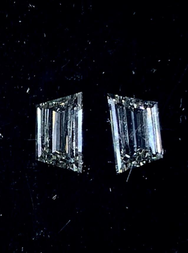 0.70 Carat TRAPEZE Shape G Color Diamond