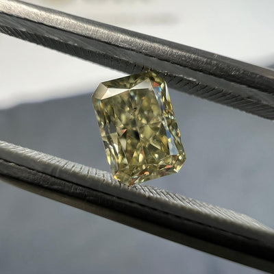 Light yellow diamond, 0.73 Carat, radiant shape, SI1 clarity