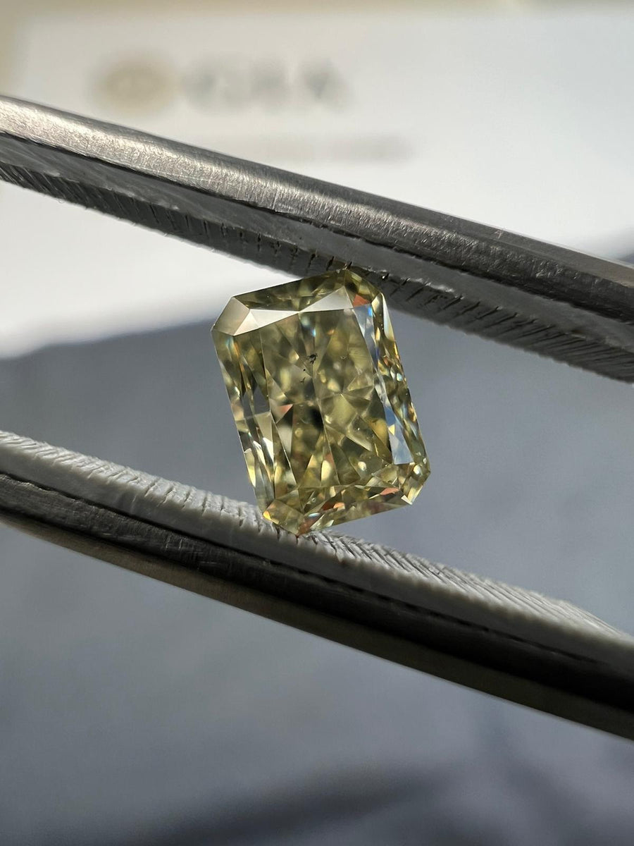 Light yellow diamond, 0.73 Carat, radiant shape, SI1 clarity