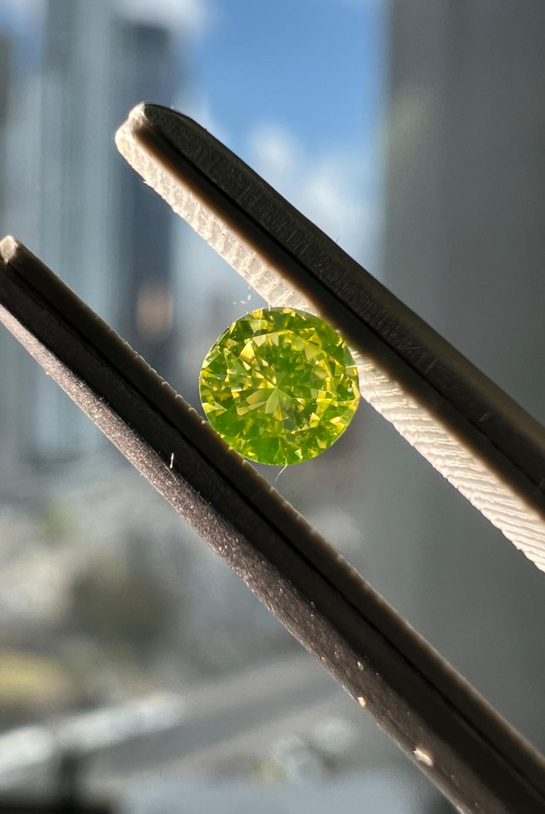 YELLOW Diamond, 0.15 Carat, ROUND Shape, VS2 Clarity