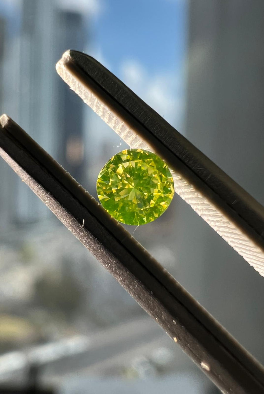 YELLOW Diamond, 0.15 Carat, ROUND Shape, VS2 Clarity