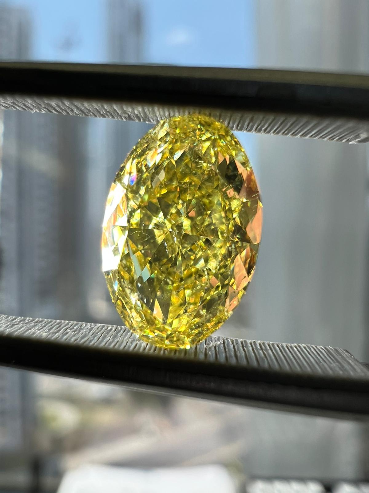 YELLOW Diamond, 2.01 Carat, OVAL Shape, SI2 Clarity
