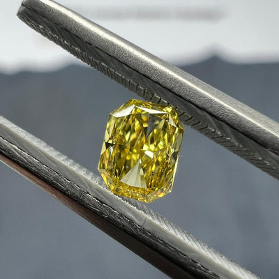 Yellow Diamond, 0.30 Carat, RADIANT Shape, VVS2 Clarity