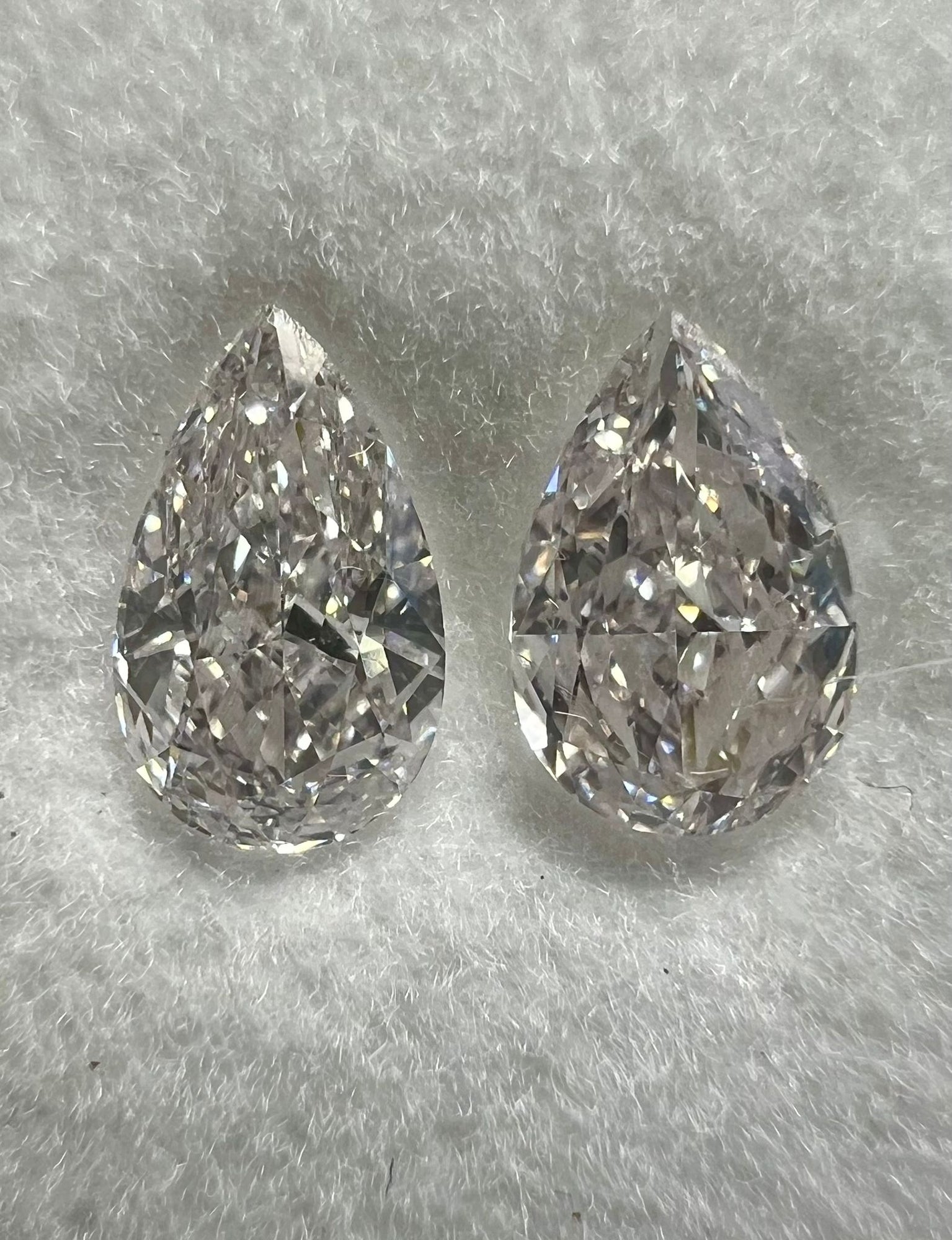 PINK Diamond, 0.39 Carat, PEAR Shape, VS2 Clarity