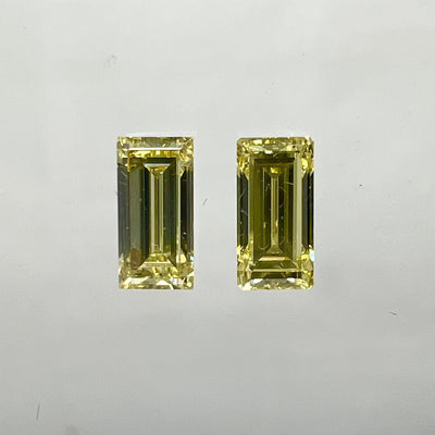YELLOW Diamond, 0.41 Carat, BAGUETTE Shape, VVS2 Clarity