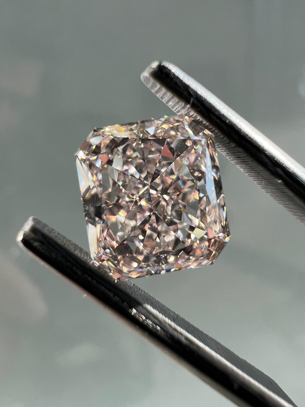 PINK Diamond, 2.69 Carat, RADIANT Shape, IF Clarity