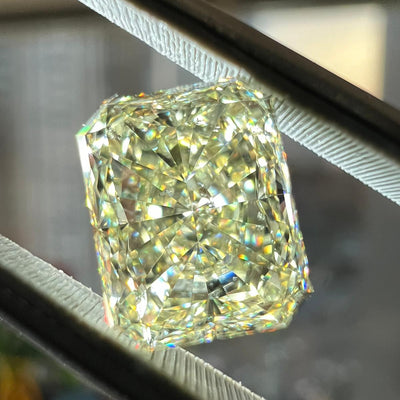 Light yellow color diamond, 2.00 Carat, radiant shape, SI2 clarity