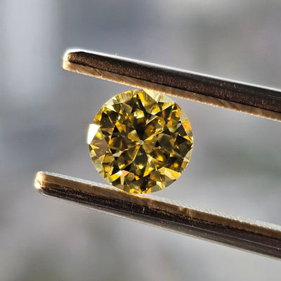 Yellow Diamond, 1.24 Carat, ROUND Shape, VVS2 Clarity