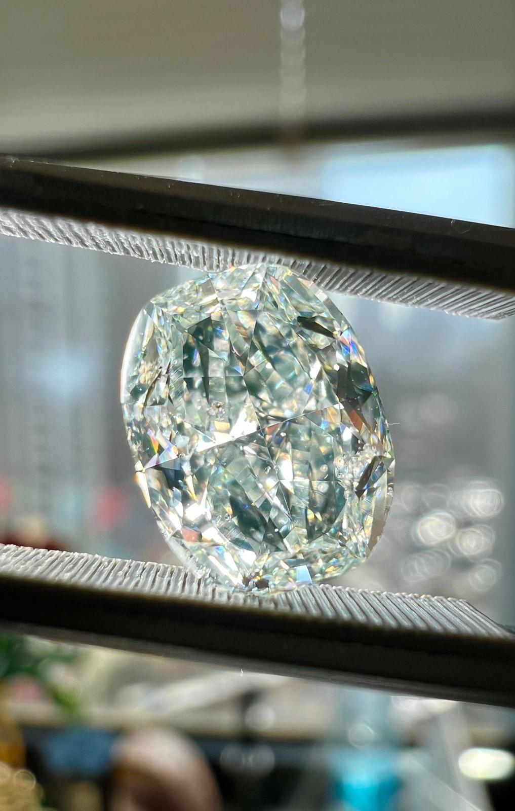 GREEN Diamond, 2.01 Carat, CUSHION Shape, SI2 Clarity