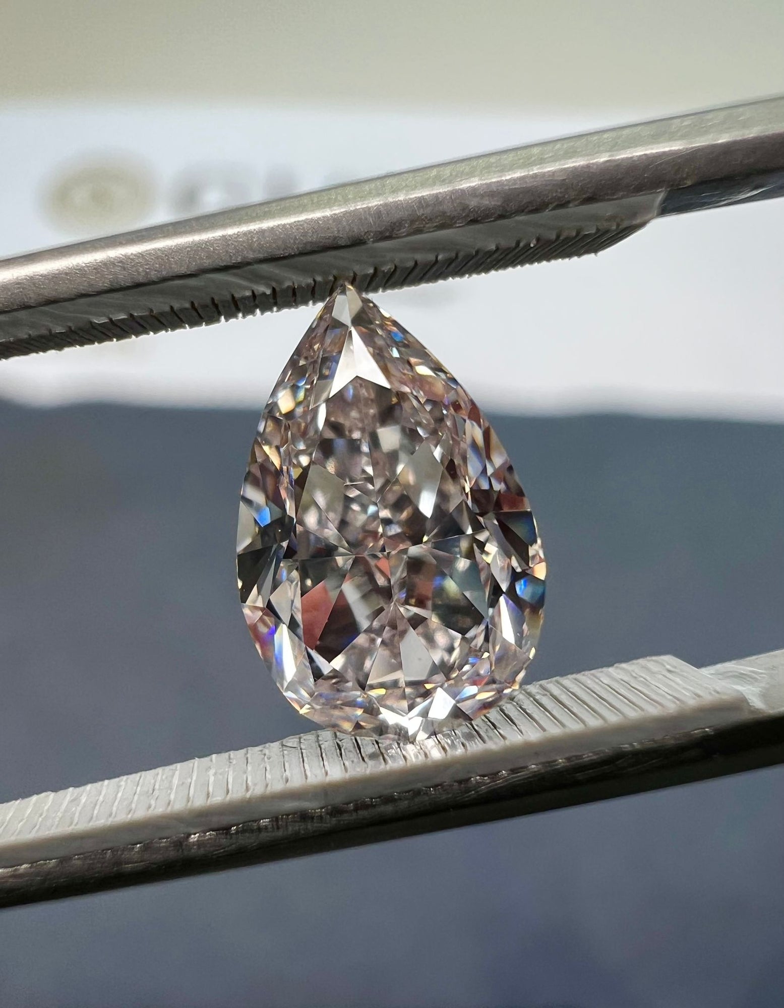 PINK Diamond, 1.66 Carat, PEAR Shape, VVS2 Clarity