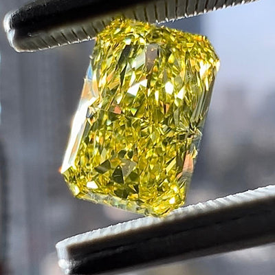 YELLOW Diamond, 1.01 Carat, RADIANT Shape, VS2 Clarity