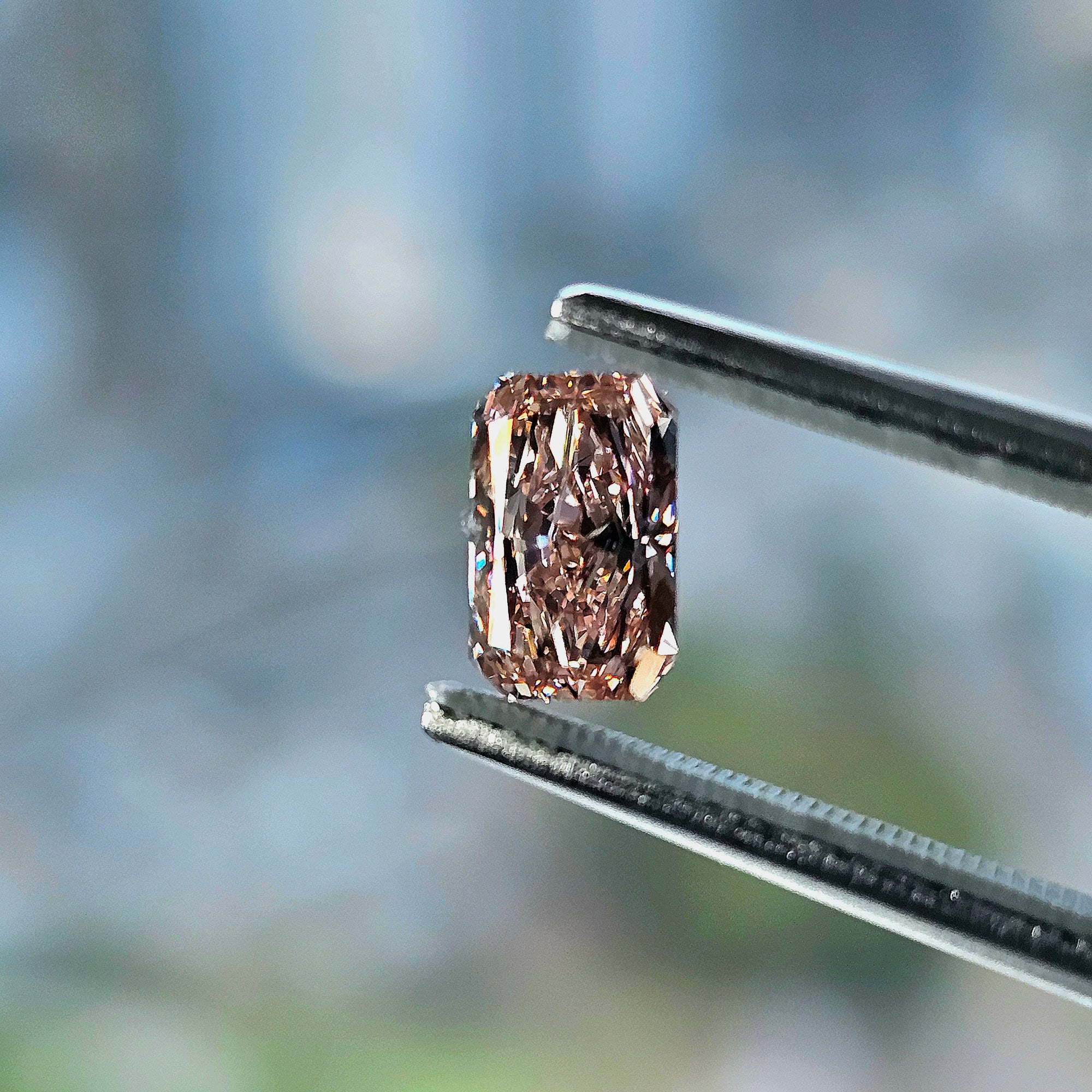 Pink Diamond, 1.08 Carat, Radient Shape, VVS1 Clarity