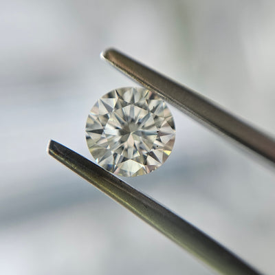 clean looking round diamond natural low color clarity good value for money