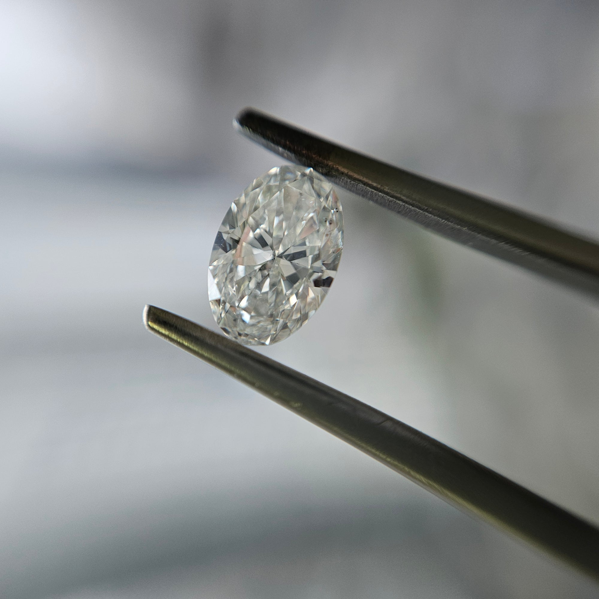 I Color Diamond, 1.01 Carat, Oval Shape, SI2 Clarity