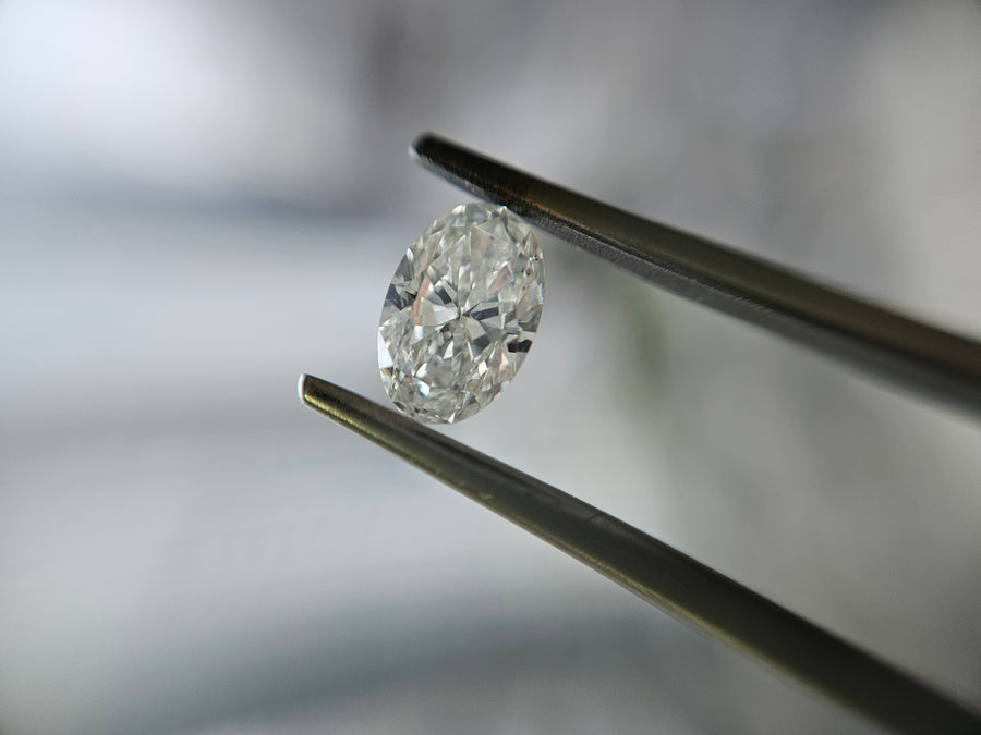 I Color Diamond, 1.01 Carat, Oval Shape, SI2 Clarity