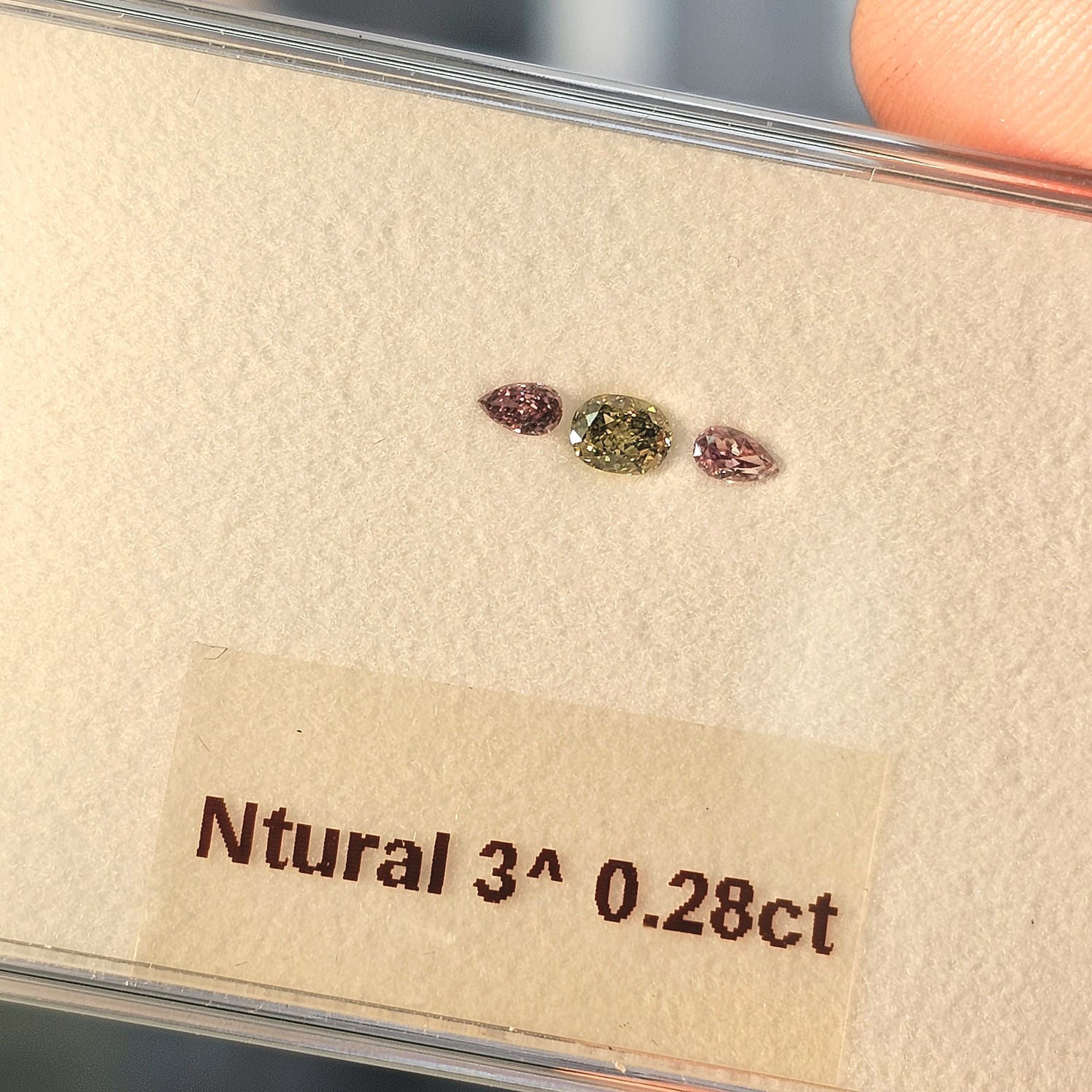 Pink & green color diamonds, 0.28 carat, pear shape, VS2 clarity