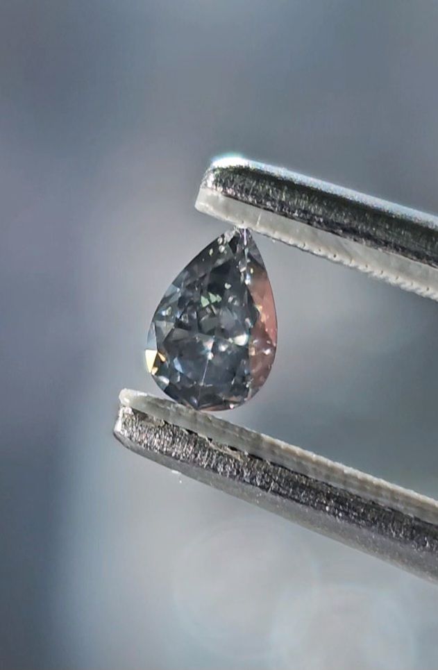 Gray diamond, 0.20 carat, pear shape