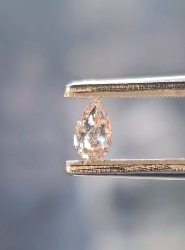 Pink diamond, 0.32 carat, pear shape, SI1 clarity