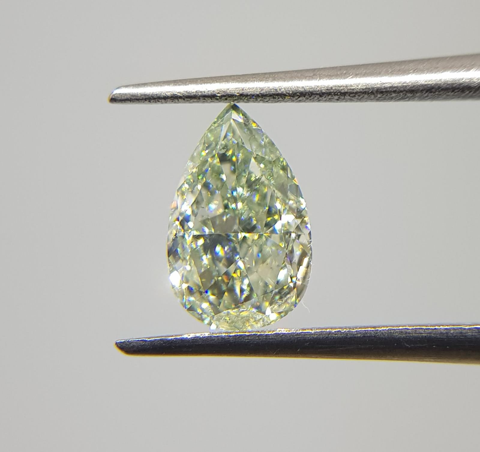 1.01 Carat PEAR Shape GREEN Color Diamond - VMK Diamonds