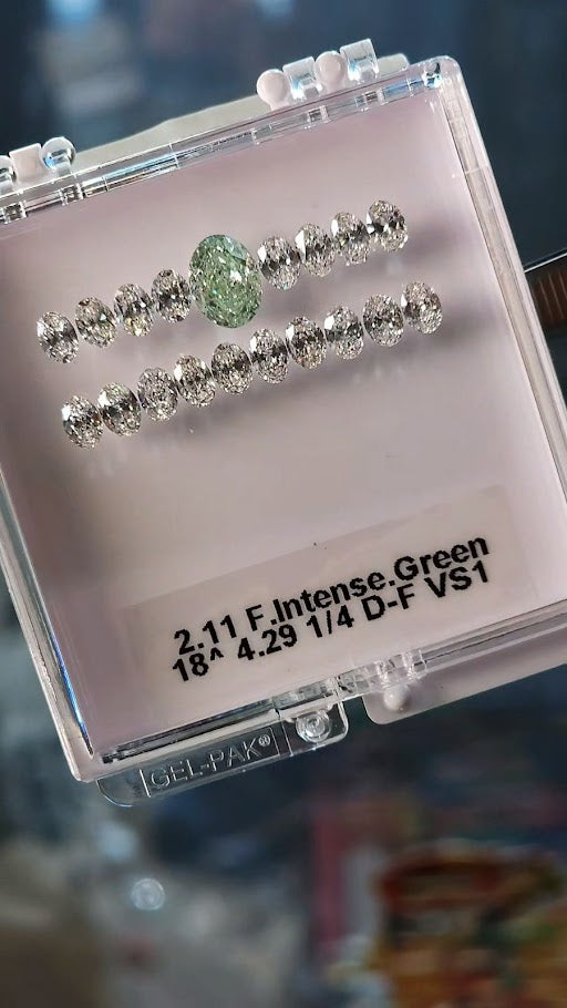 A special collection, GIA intense green & colorless ovals, 6.40ct.