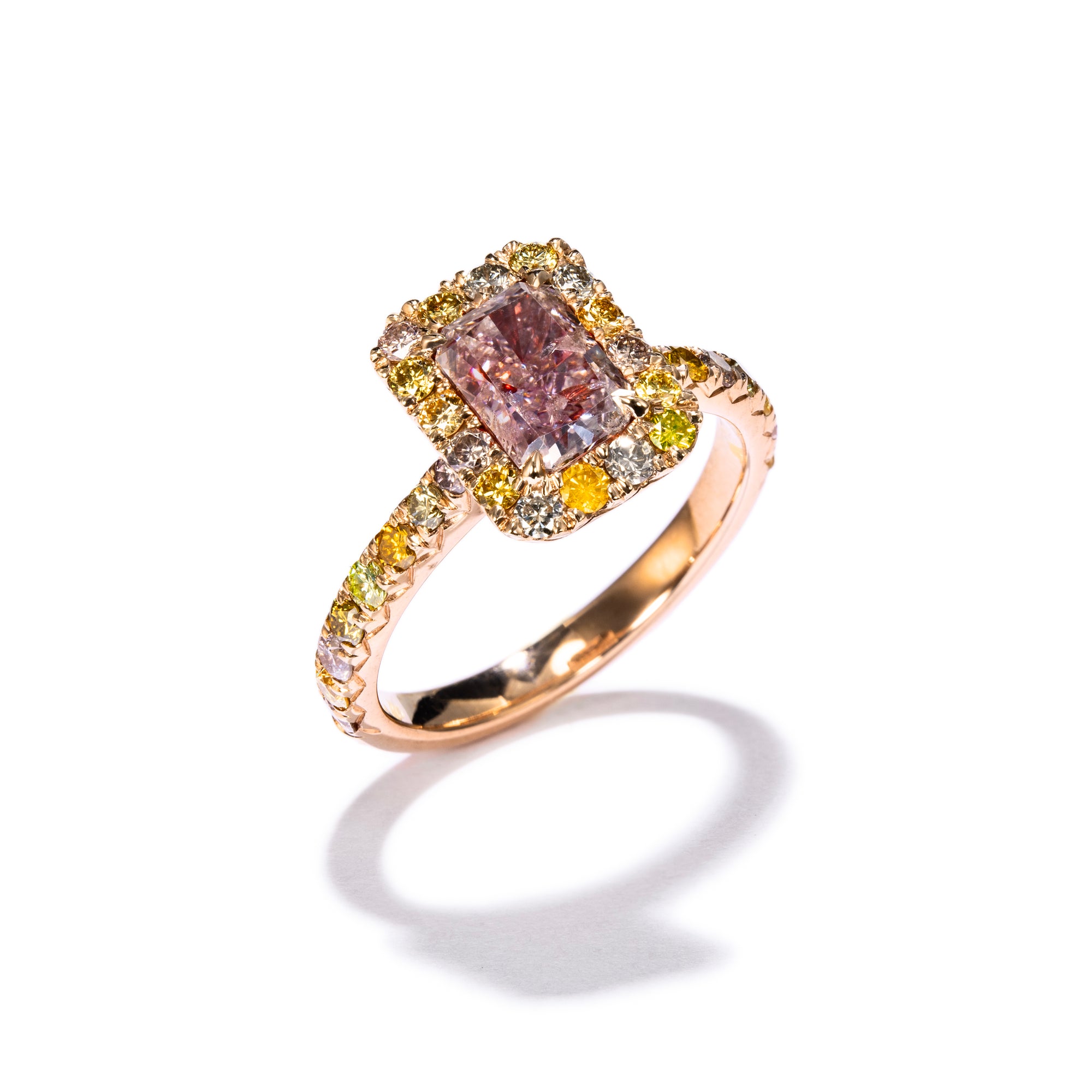 Brownish pink diamond ring, 1.91 carat