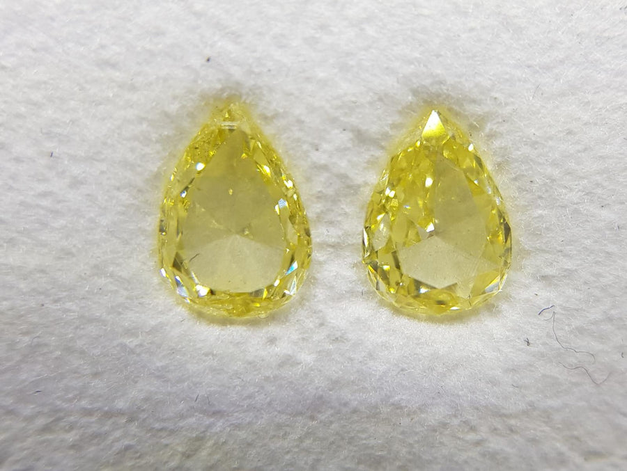 0.94 Carat PEAR Shape FIY Color Diamond - VMK Diamonds