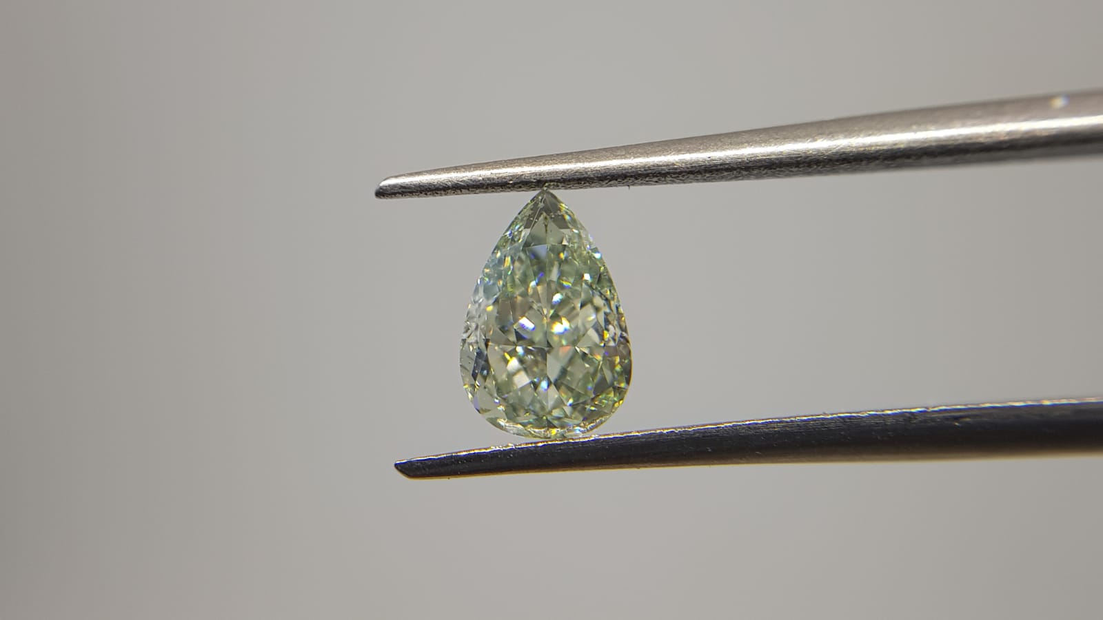 1.01 Carat PEAR Shape GREEN Color Diamond - VMK Diamonds