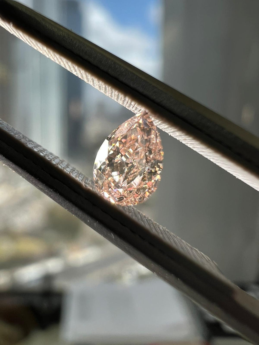 Pink diamond, 0.29 carat, pear shape, SI1 clarity