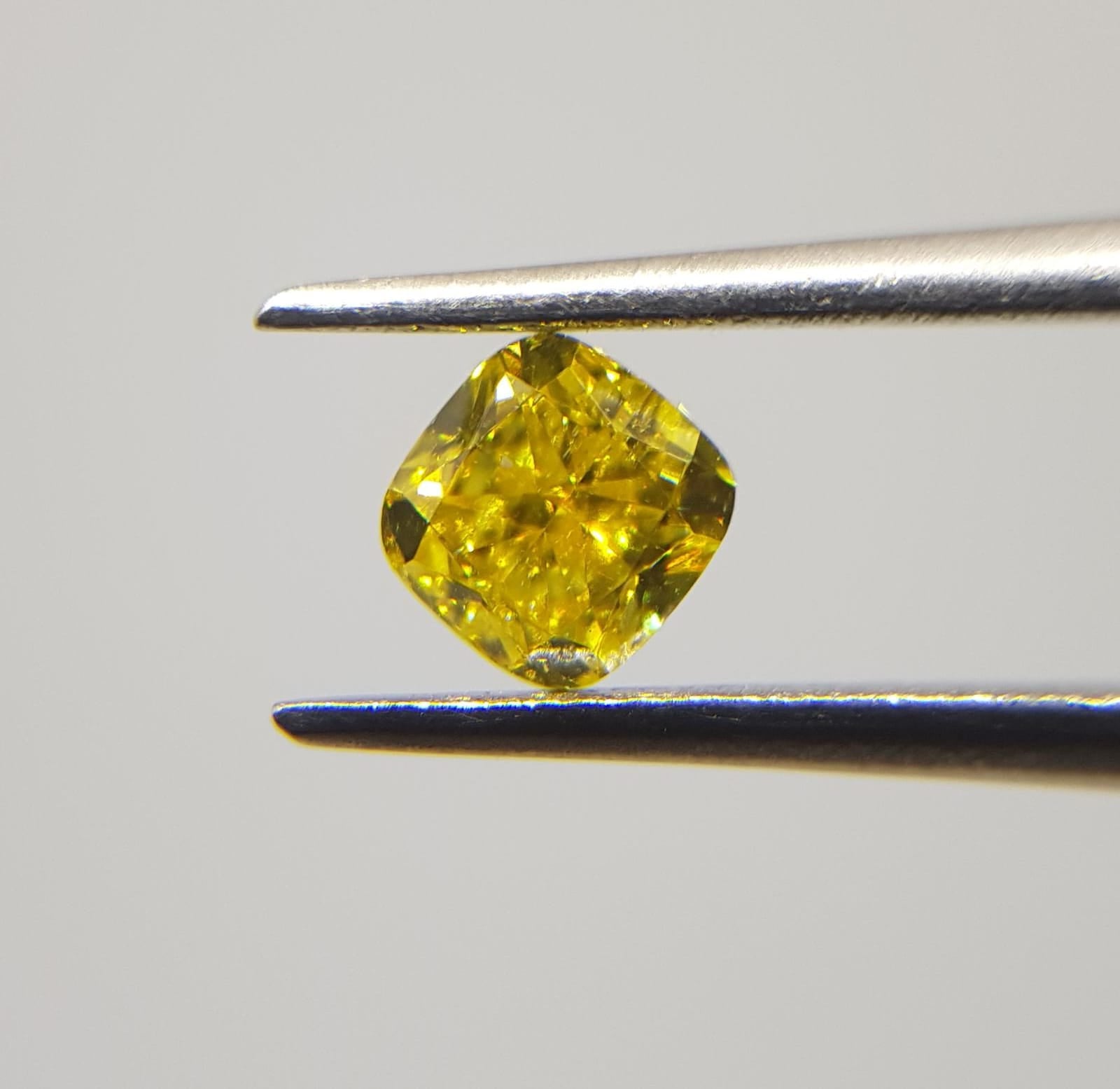 YELLOW Diamond, 0.47 Carat, CUSHION Shape, SI2 Clarity - VMK Diamonds
