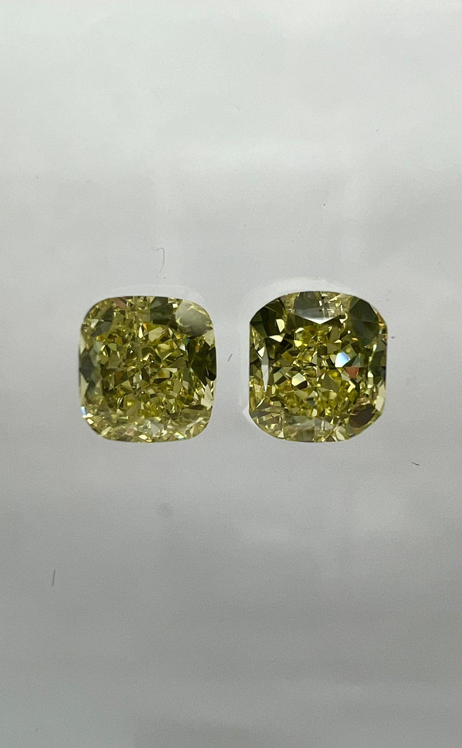 YELLOW Diamond, 0.98 Carat, CUSHION Shape, SI1 Clarity - VMK Diamonds